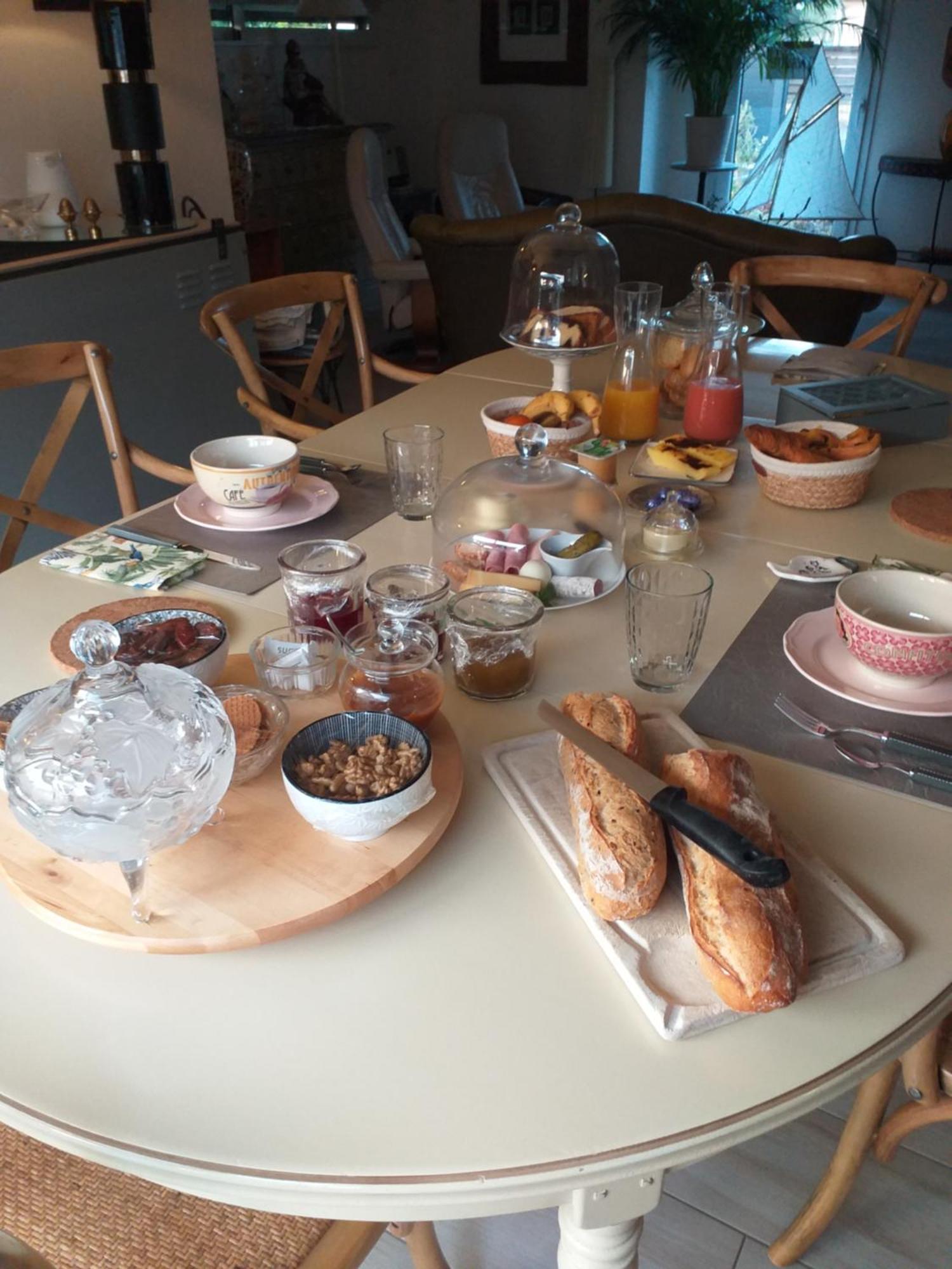 Bed and Breakfast 6bis rue de la boussaquiere st broladre Saint-Broladre Habitación foto